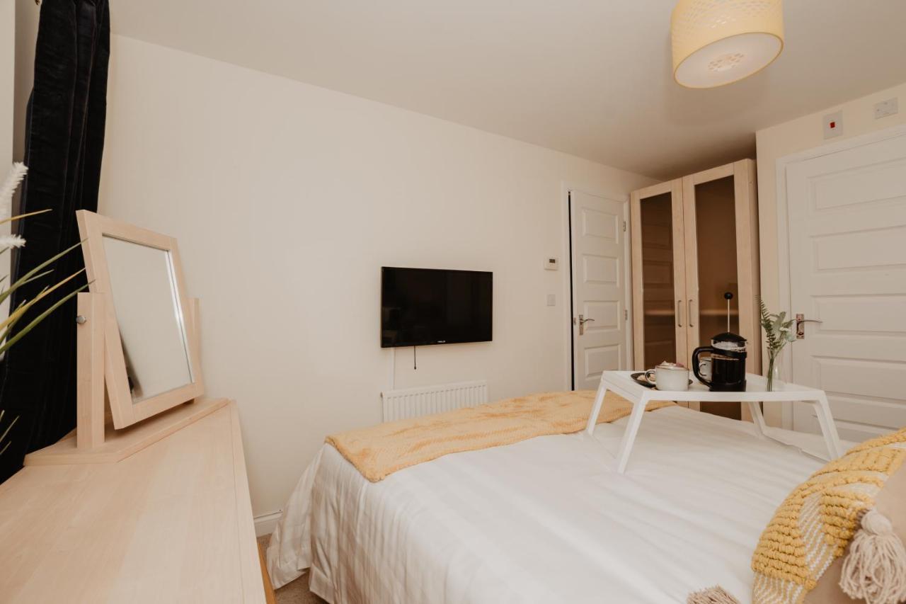 Coyle House, 3 Bed,Corby, Super Kings Or Twins, Driveway, Free Wi-Fi, Corporates Welcome Bagian luar foto