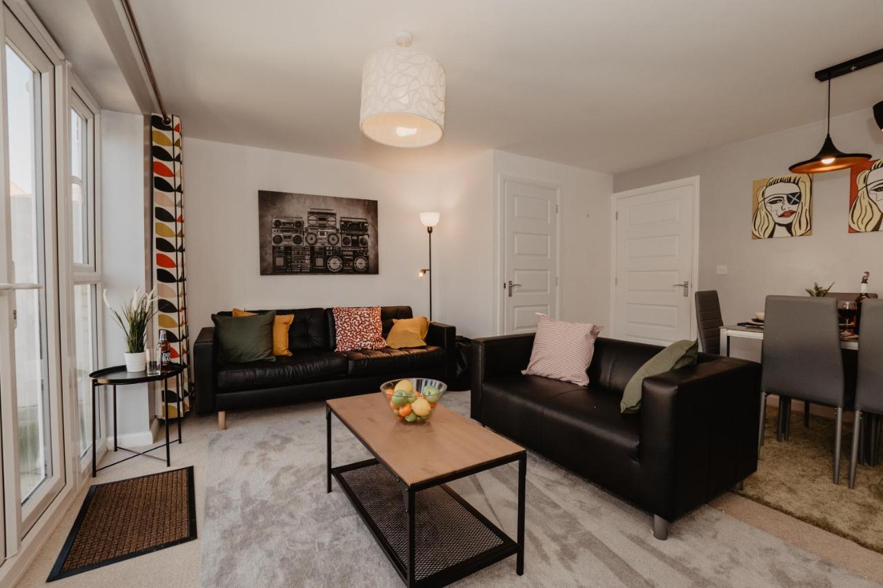 Coyle House, 3 Bed,Corby, Super Kings Or Twins, Driveway, Free Wi-Fi, Corporates Welcome Bagian luar foto